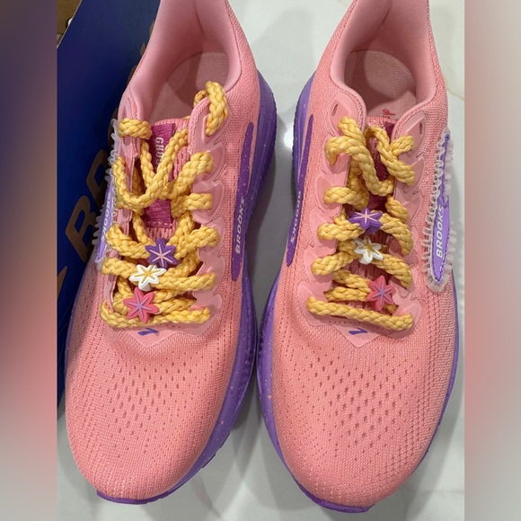 RunDisney Rapunzel Brooks Ghost 17  - Women’s 13 - Brand New In Box - Picture 3 of 7